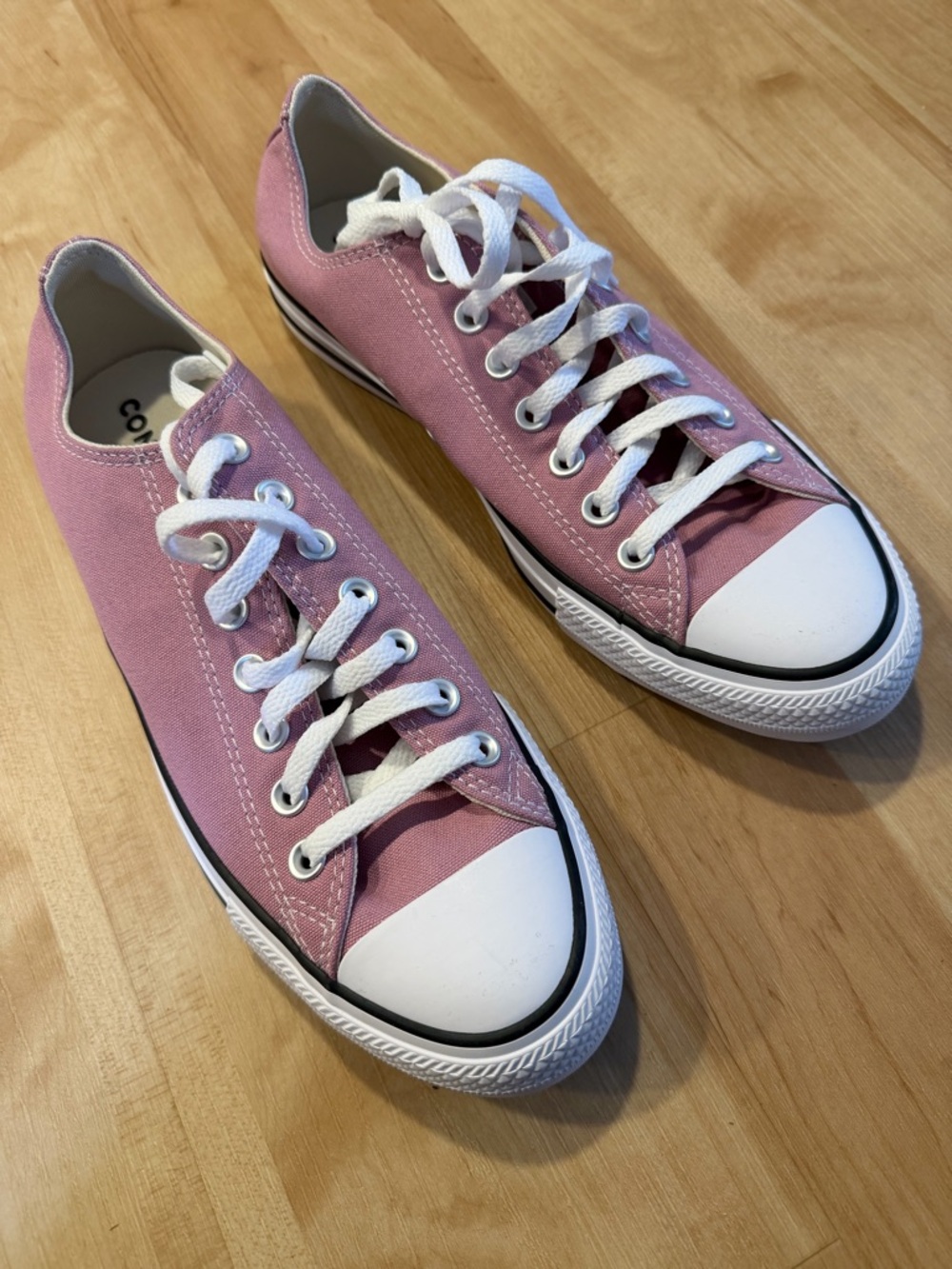 Converse Low Top Canvas Sneakers in Dusty Pink and White